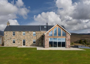Kipney Farmhouse with hot tub